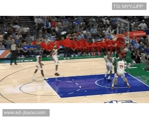 克里斯蒂称赞弗拉格篮下对抗能力出色并在关键时刻命中重要投篮