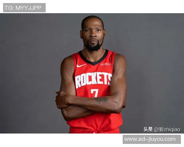 火箭队出征四连客战太阳勇士爵士两场登机照中未见杜兰特身影